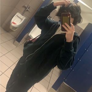 Meet your Posher, Max